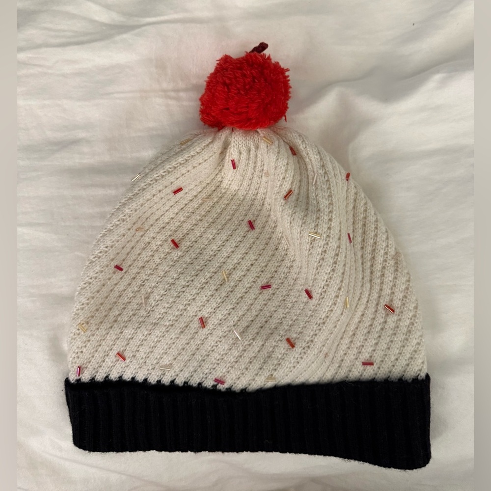 Kate Spade ♠️ Cupcake Cuff Beanie ♠️ Sprinkle Details